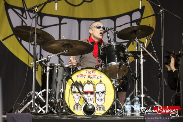 THE TOY DOLLS 